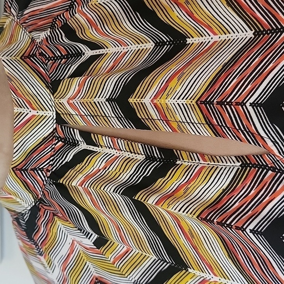 Evereve Peyton Jensen, Size M, "Cindy", Short Sleeved Chevron Pattern Top, EUC - Picture 3 of 9